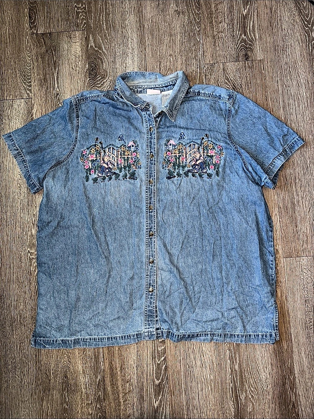 Bobbie brooks teddy bears Embroidered Denim Button Down in Blue cotton 24 w